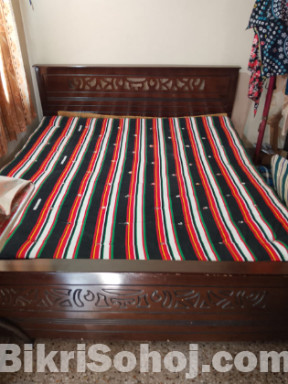 খাট ও জাজিম সহ বিক্রি করা হবে